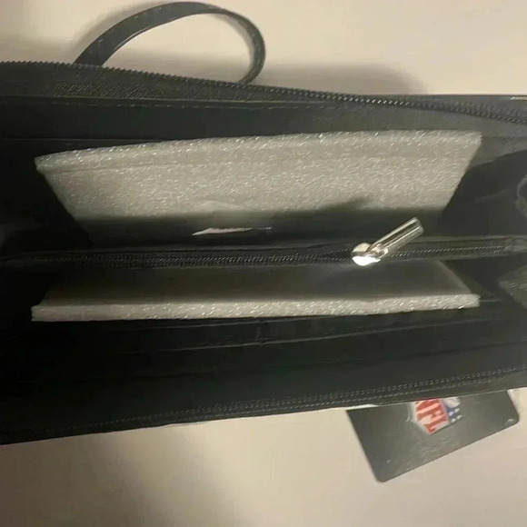 NWT vegan  leather zip around licensed Oakland raiders black wristlet wallet - Picture 3 of 3